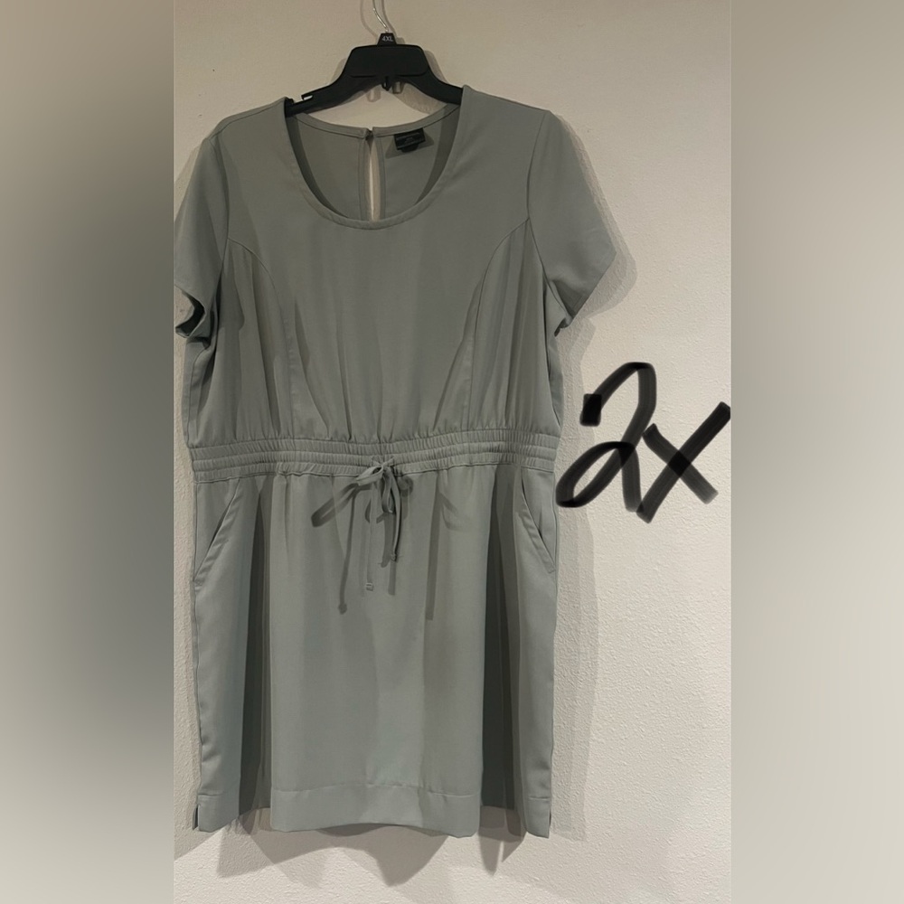 Dresses great to work in or relax in